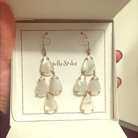 Stella & Dot Jewelry - Stella & Dot Botanical Chandelier earrings